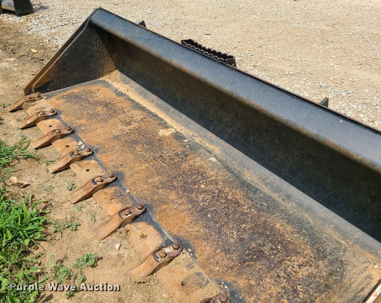 image for item DI6037 Caterpillar  80" W skid steer bucket