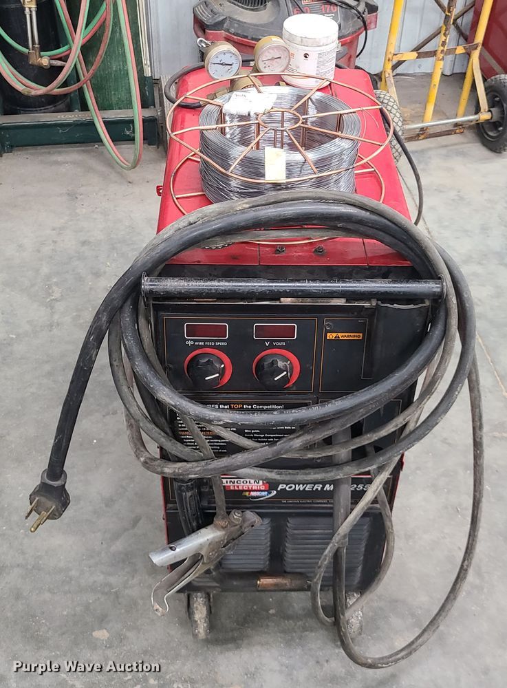 image for item DI6053 Lincoln Power MIG 255  welder