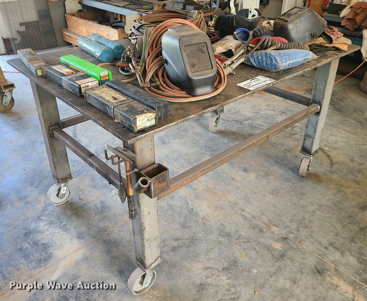 image for item DI6056 Steel table and tools