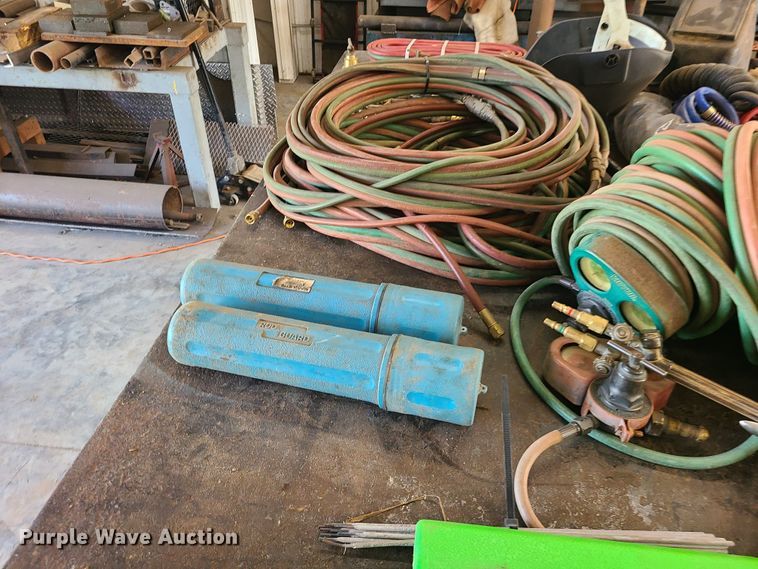 image for item DI6056 Steel table and tools