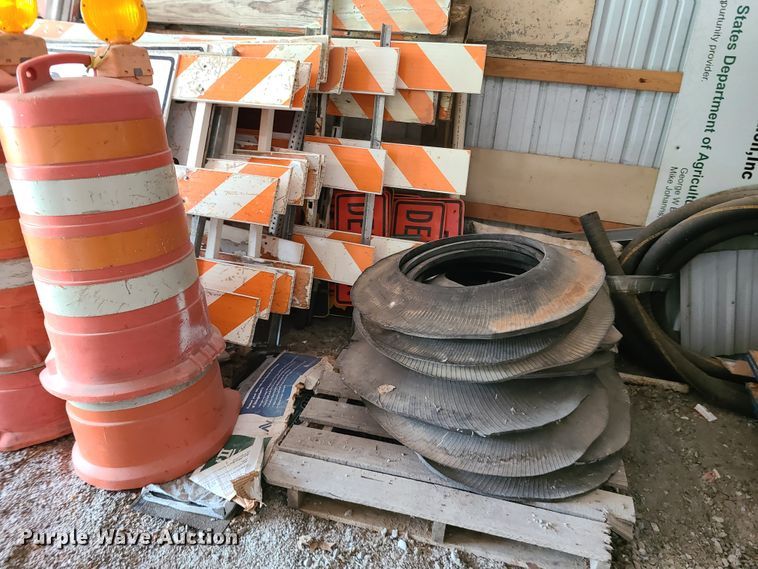 image for item DI6076 Road safety equipment