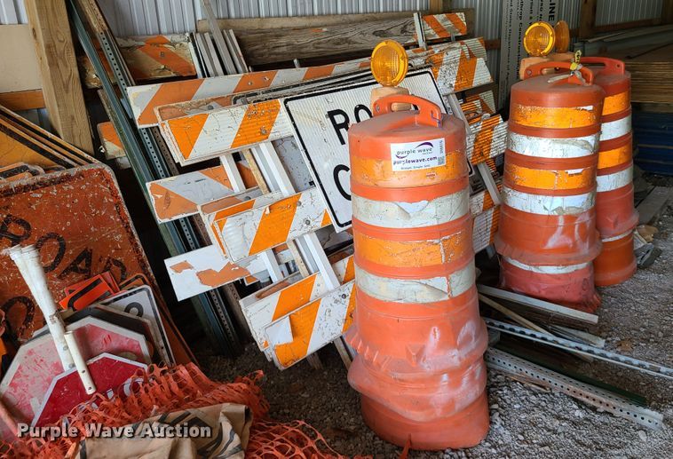 image for item DI6076 Road safety equipment