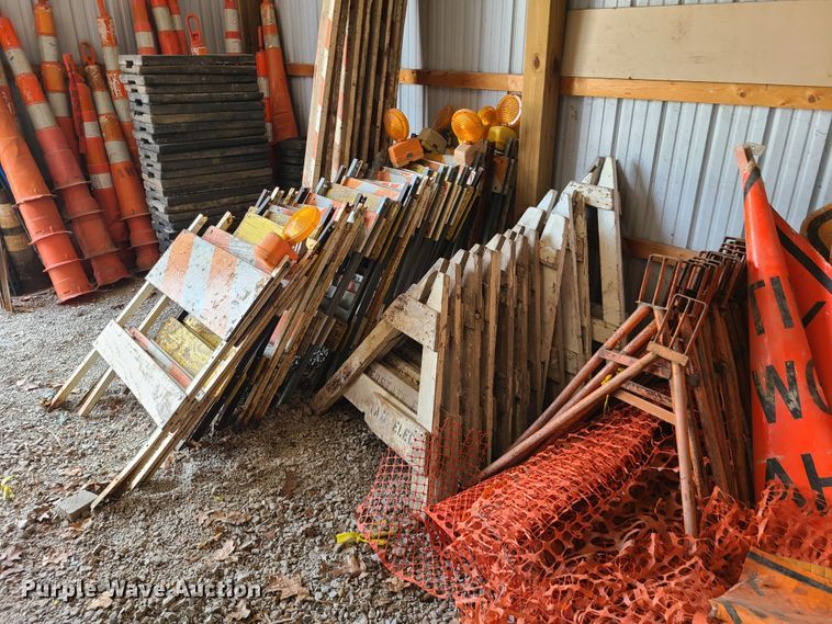 image for item DI6076 Road safety equipment