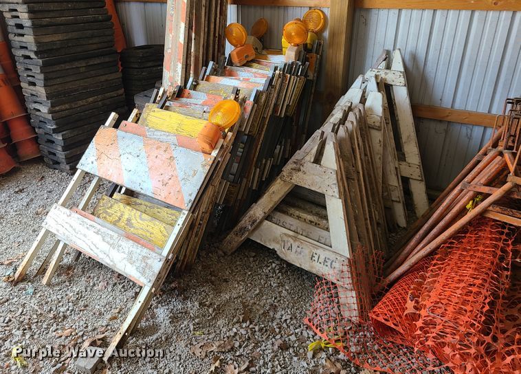 image for item DI6076 Road safety equipment