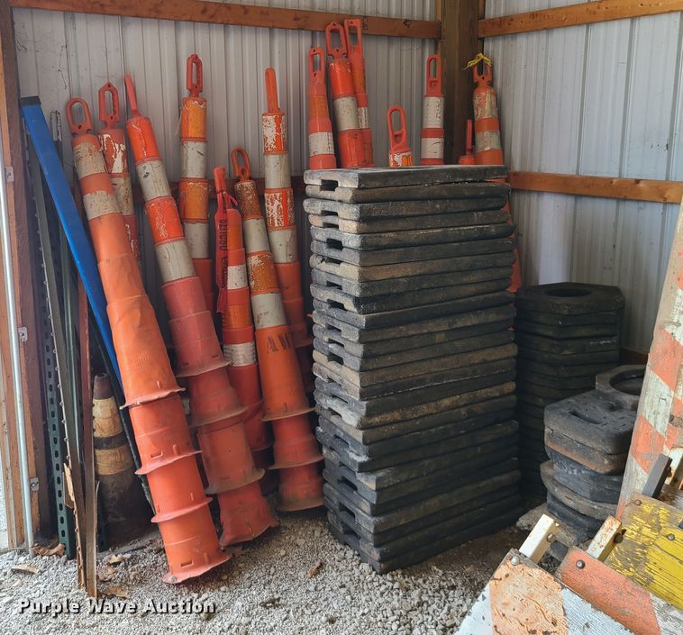 image for item DI6076 Road safety equipment