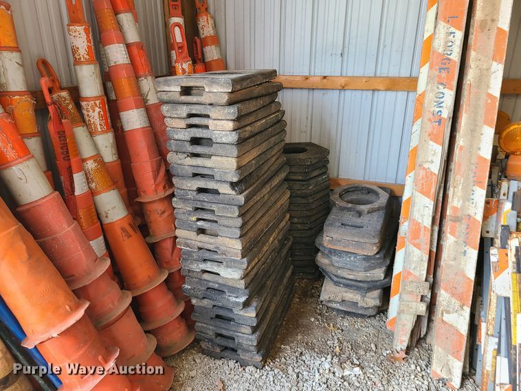 image for item DI6076 Road safety equipment