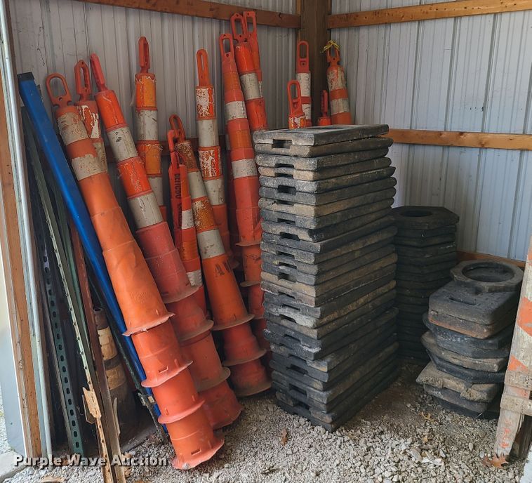 image for item DI6076 Road safety equipment