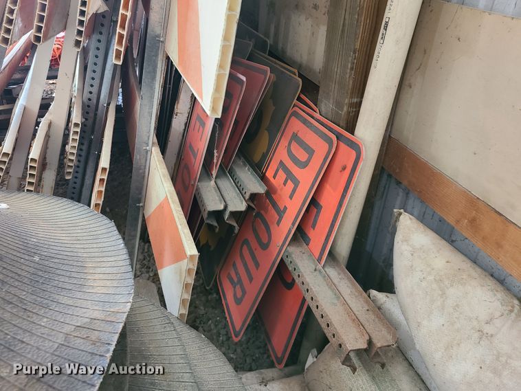 image for item DI6076 Road safety equipment