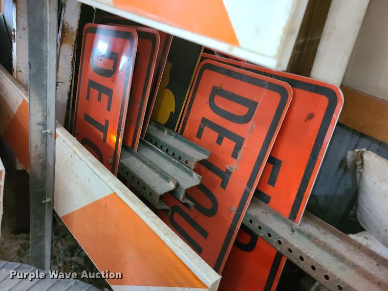 image for item DI6076 Road safety equipment