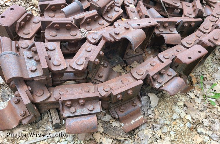 image for item L1277 Vermeer 4501  14" W dirt chain