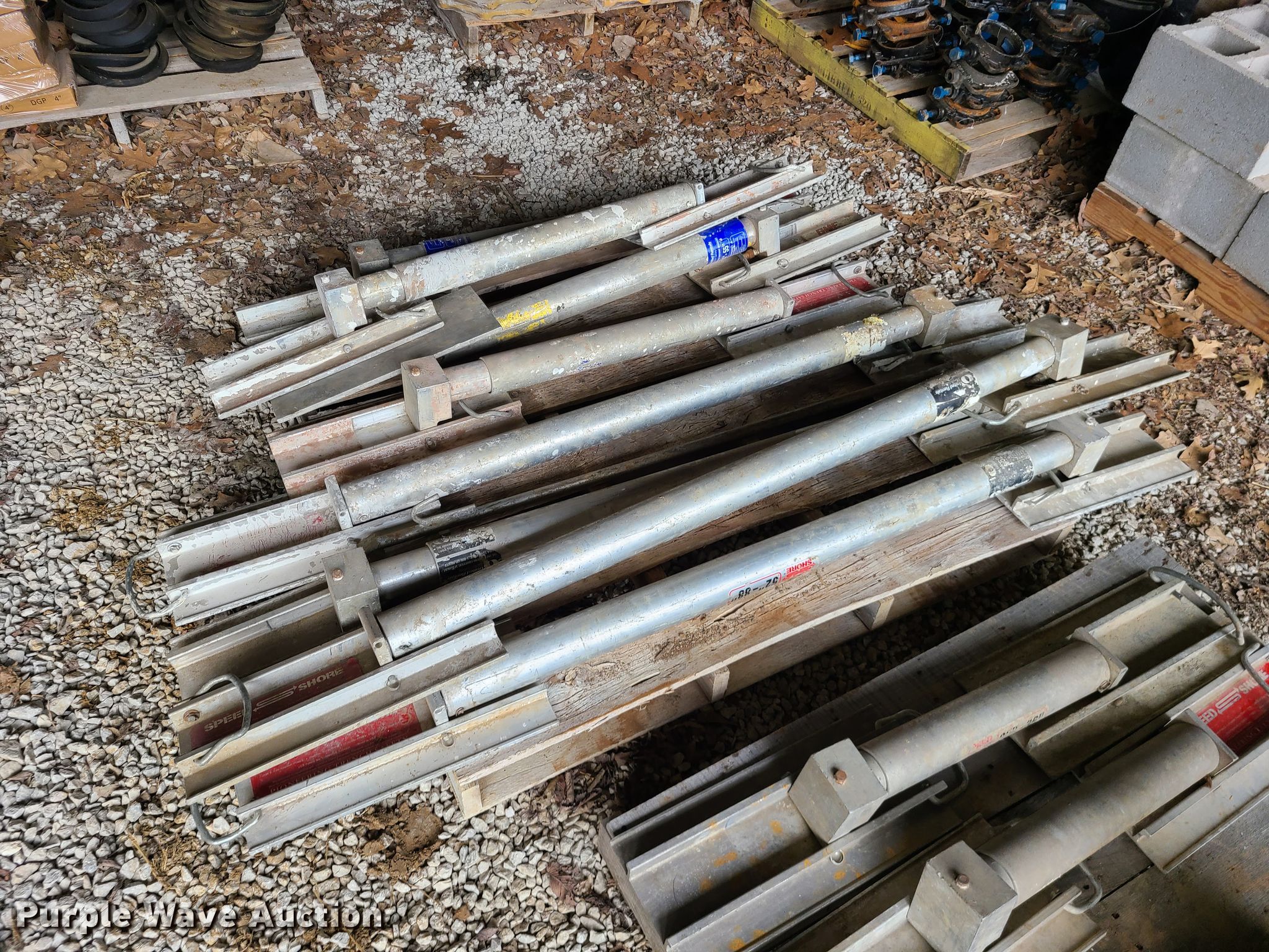 Speed Shore hydraulic shoring unit in Nevada, MO | Item DI6044 sold ...