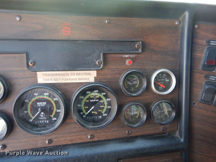 image for item DA5339 1993 Sutphen Deluge  pumper fire truck