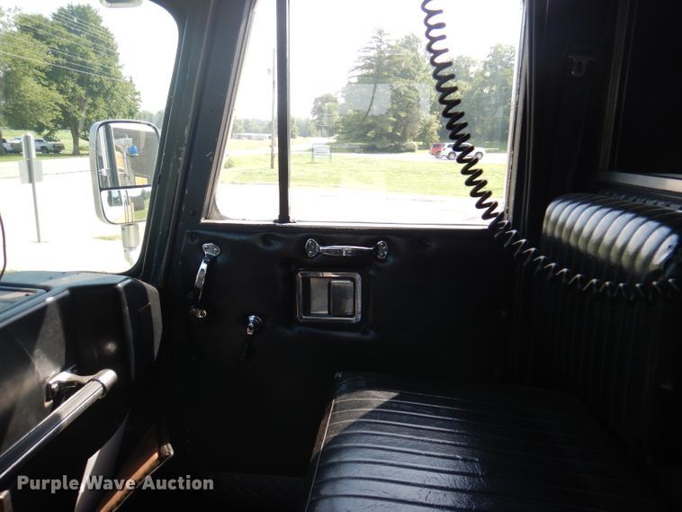 image for item DA5339 1993 Sutphen Deluge  pumper fire truck