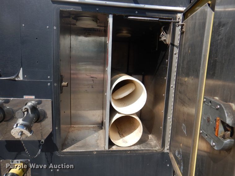 image for item DA5339 1993 Sutphen Deluge  pumper fire truck