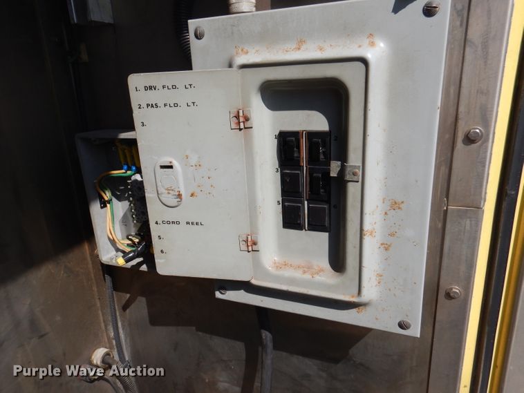 image for item DA5339 1993 Sutphen Deluge  pumper fire truck