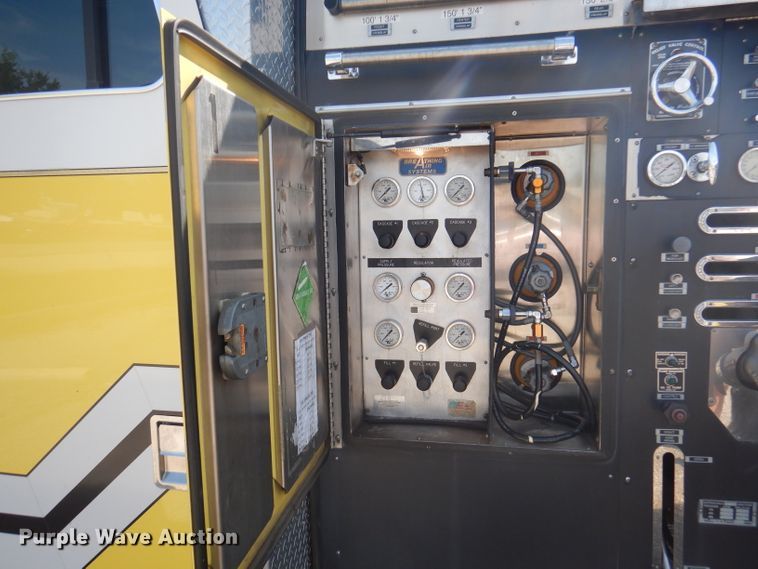 image for item DA5339 1993 Sutphen Deluge  pumper fire truck