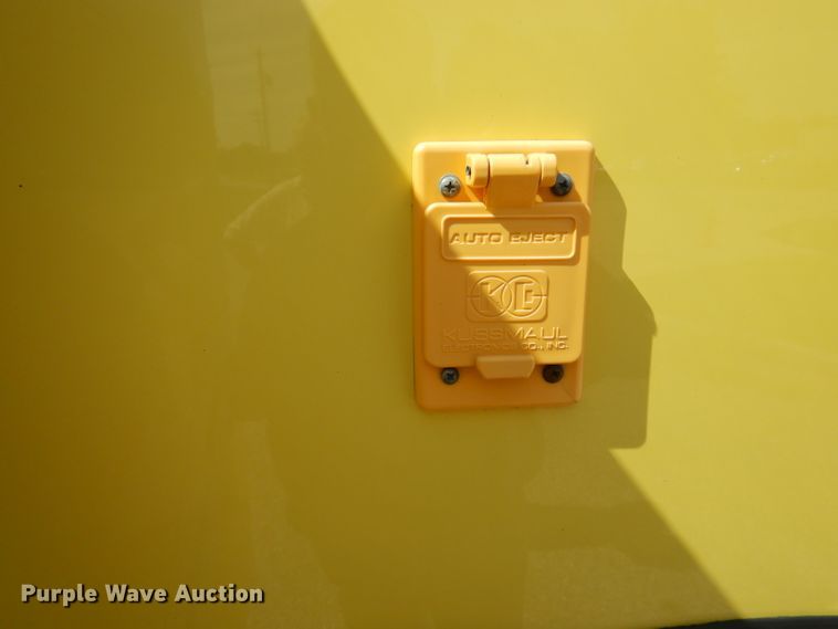 image for item DA5339 1993 Sutphen Deluge  pumper fire truck