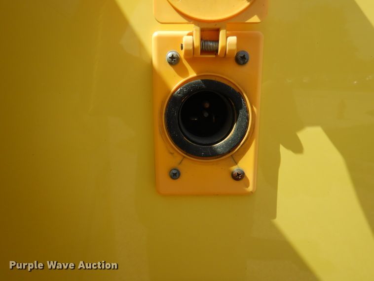 image for item DA5339 1993 Sutphen Deluge  pumper fire truck