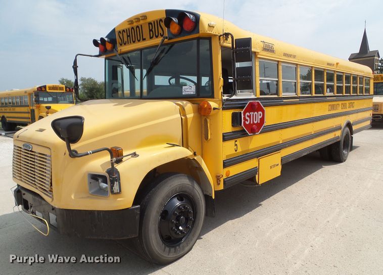 image for item DA7154 2004 Freightliner FS65  school bus