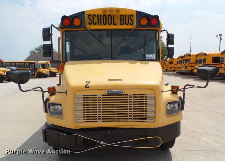 image for item DA7154 2004 Freightliner FS65  school bus