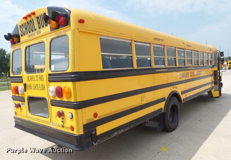image for item DA7154 2004 Freightliner FS65  school bus