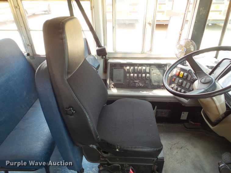 image for item DA7154 2004 Freightliner FS65  school bus