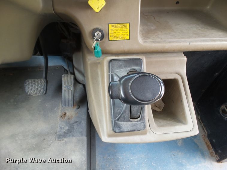 image for item DA7154 2004 Freightliner FS65  school bus