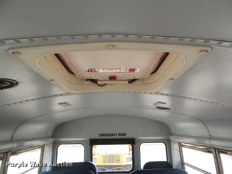 image for item DA7154 2004 Freightliner FS65  school bus