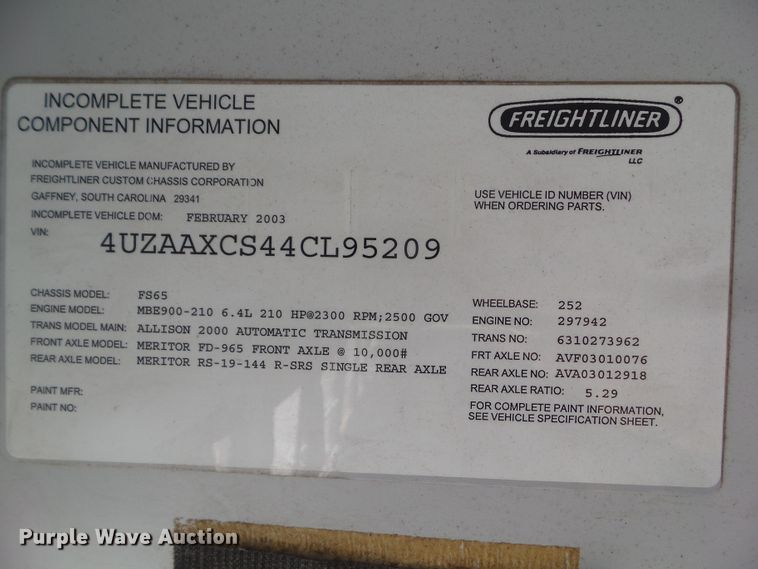 image for item DA7154 2004 Freightliner FS65  school bus