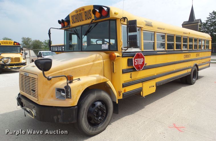 image for item DA7155 2004 Freightliner FS65  school bus