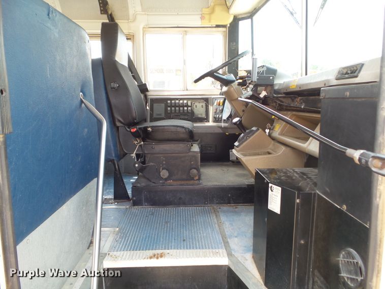 image for item DA7155 2004 Freightliner FS65  school bus