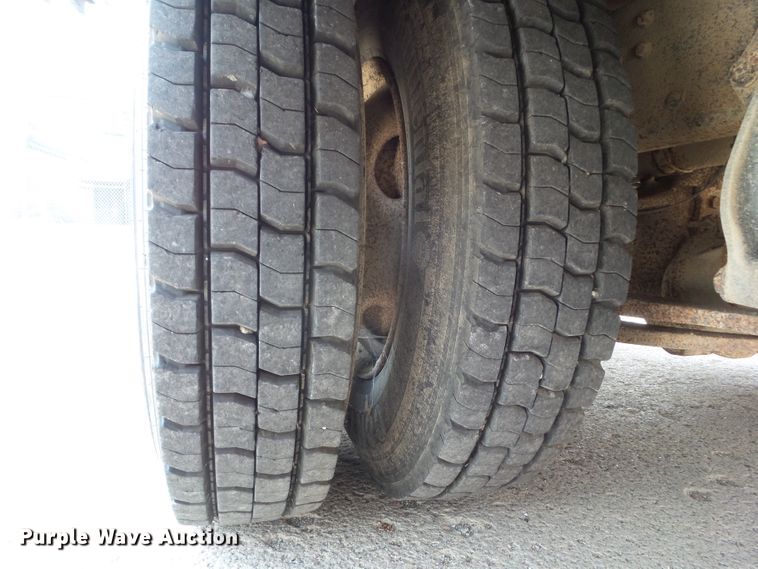 image for item DA7155 2004 Freightliner FS65  school bus