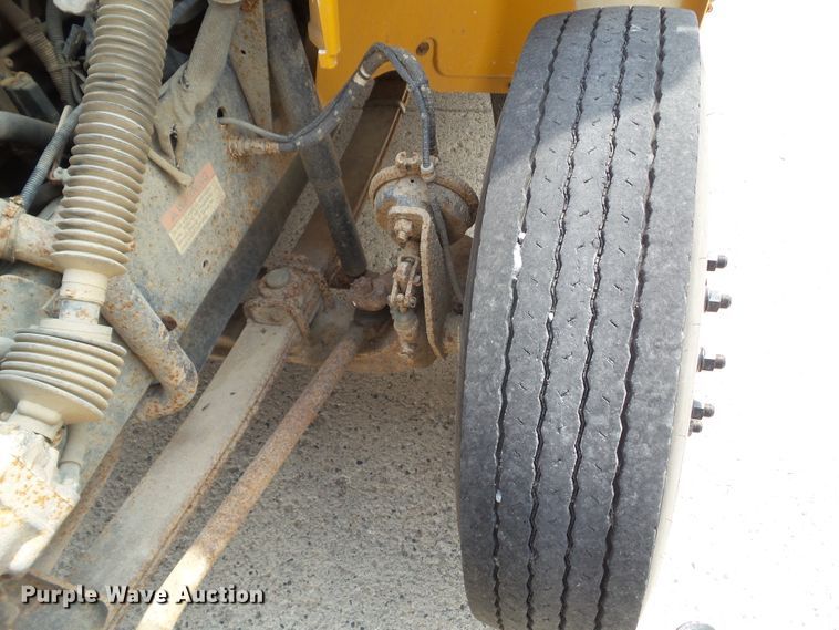 image for item DA7155 2004 Freightliner FS65  school bus