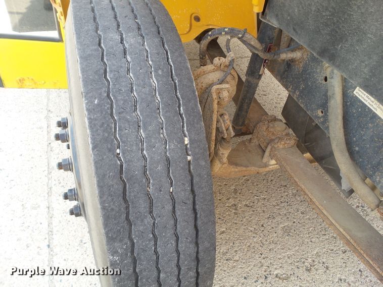 image for item DA7155 2004 Freightliner FS65  school bus