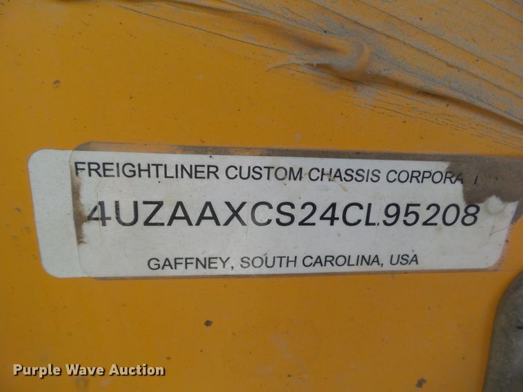 image for item DA7155 2004 Freightliner FS65  school bus