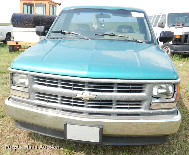 image for item DG0713 1994 Chevrolet C1500  pickup truck