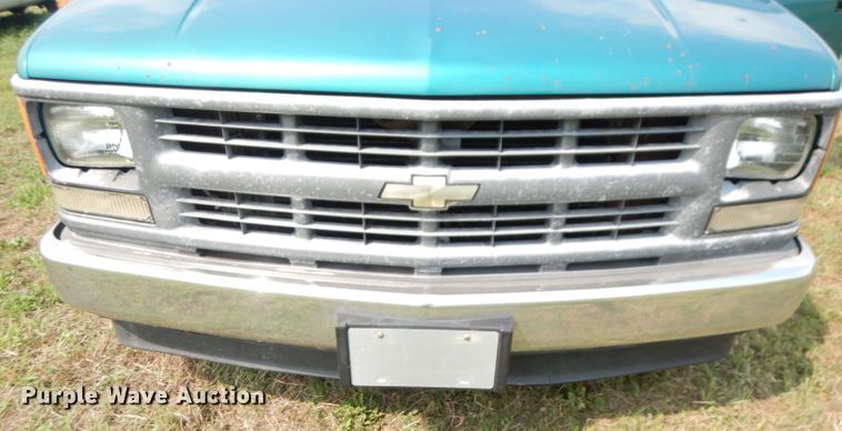 image for item DG0713 1994 Chevrolet C1500  pickup truck