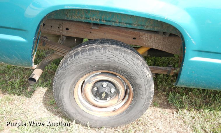 image for item DG0713 1994 Chevrolet C1500  pickup truck