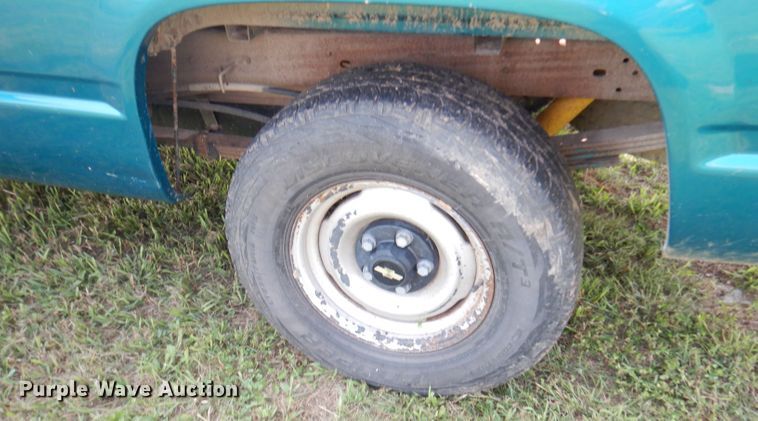 image for item DG0713 1994 Chevrolet C1500  pickup truck