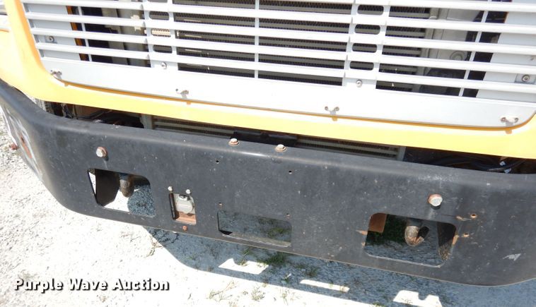 image for item DG0725 2006 Freightliner Thomas  school bus