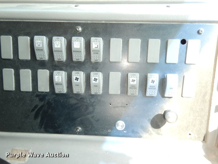 image for item DG0725 2006 Freightliner Thomas  school bus