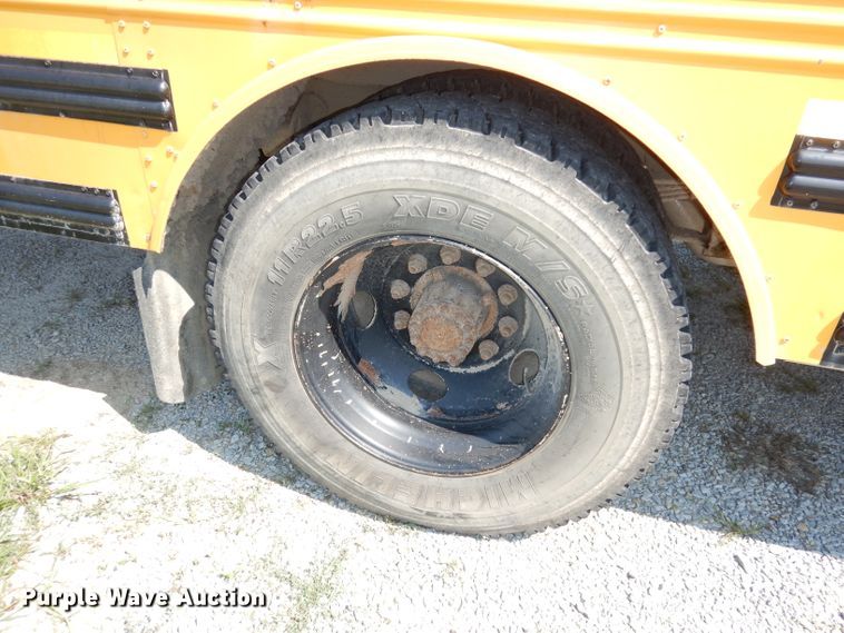 image for item DG0725 2006 Freightliner Thomas  school bus