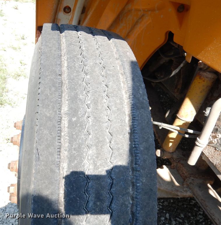 image for item DG0726 2007 Freightliner Thomas  school bus