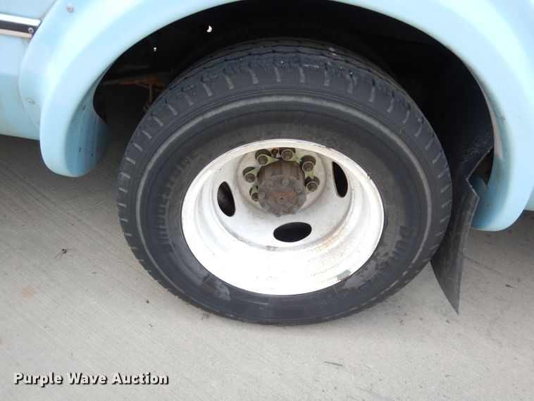 image for item DG0730 2011 Ford E450 Super Duty ElDorado  shuttle bus