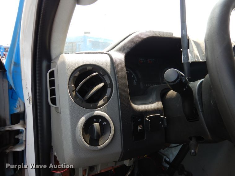 image for item DG0730 2011 Ford E450 Super Duty ElDorado  shuttle bus