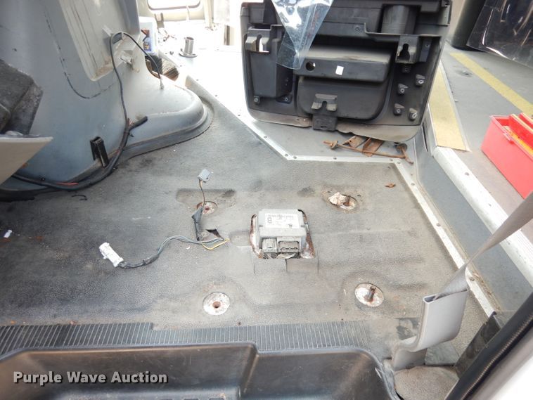 image for item DG0730 2011 Ford E450 Super Duty ElDorado  shuttle bus