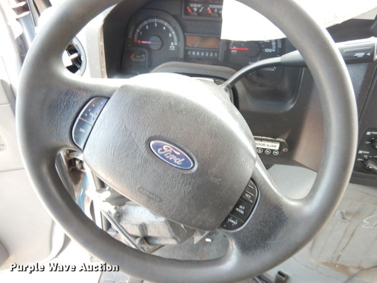 image for item DG0730 2011 Ford E450 Super Duty ElDorado  shuttle bus