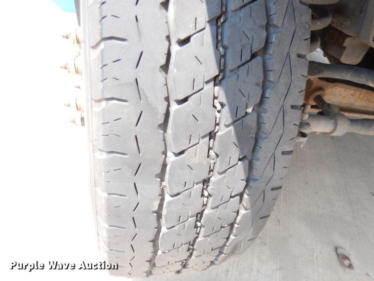 image for item DG0730 2011 Ford E450 Super Duty ElDorado  shuttle bus