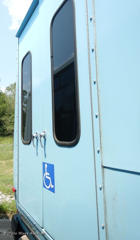 image for item DG0730 2011 Ford E450 Super Duty ElDorado  shuttle bus