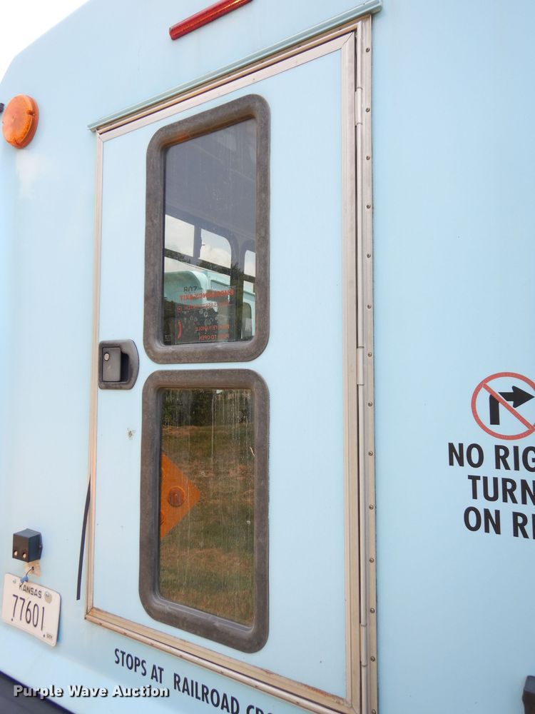 image for item DG0730 2011 Ford E450 Super Duty ElDorado  shuttle bus